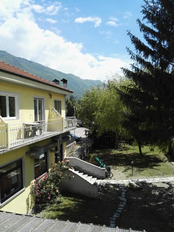 Hotel Paradise, giardino e vista sulle montagne della Val di Susa